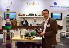 Ralf Ostkotte van Osko presenteert de nieuwe pot.